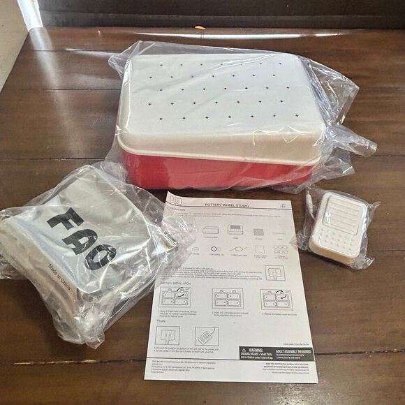 FAO Schwarz Pottery Wheel Studio New Open Box - Picture 2 of 4